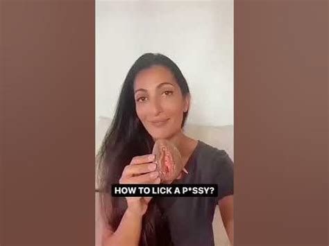 licking her clit